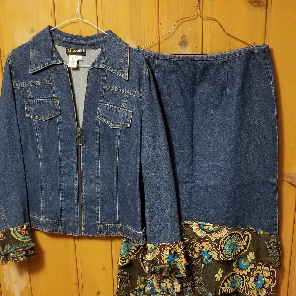 Skirt suit